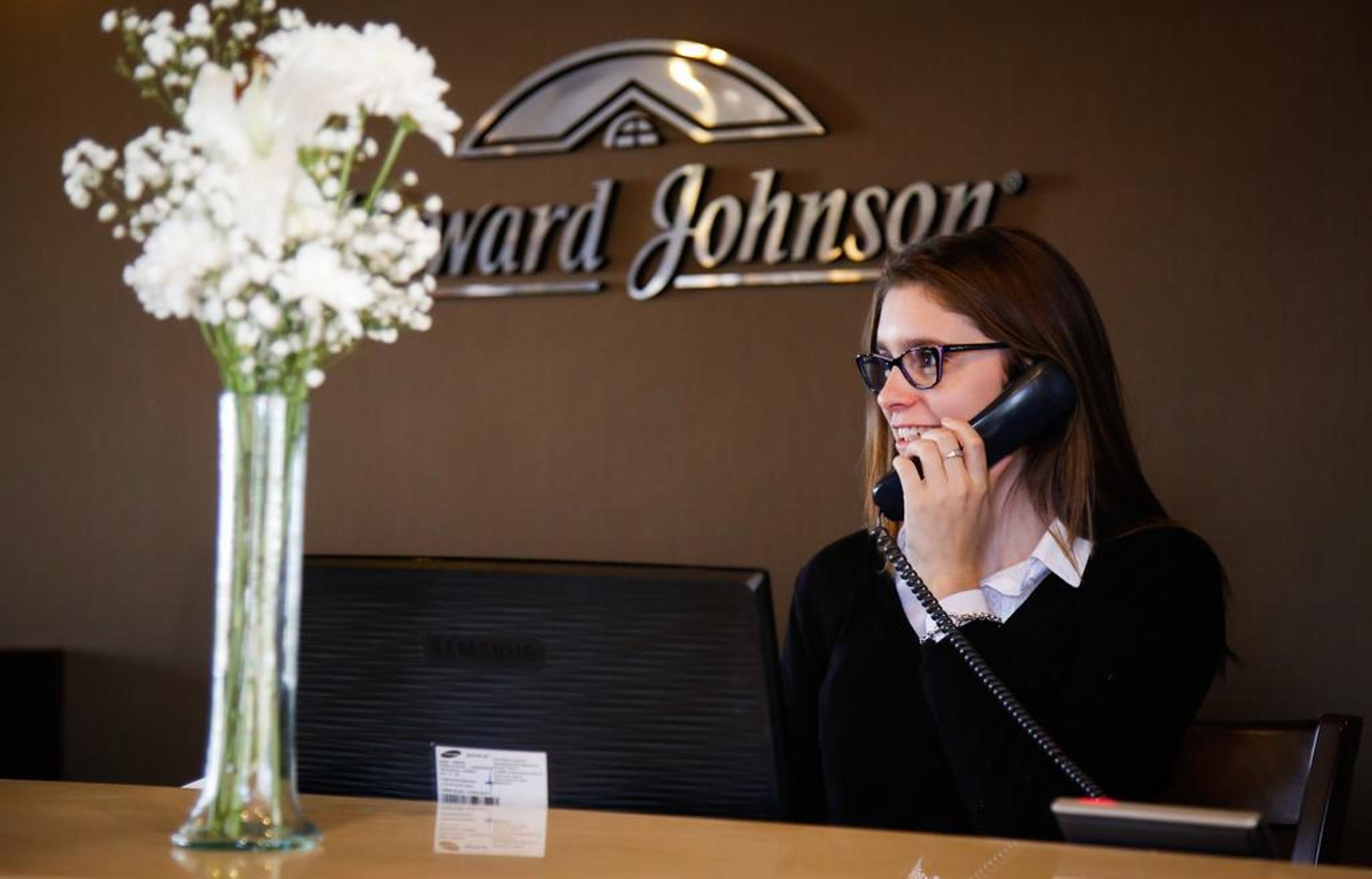 Hotel Howard Johnson Trenque Lauquen Εξωτερικό φωτογραφία