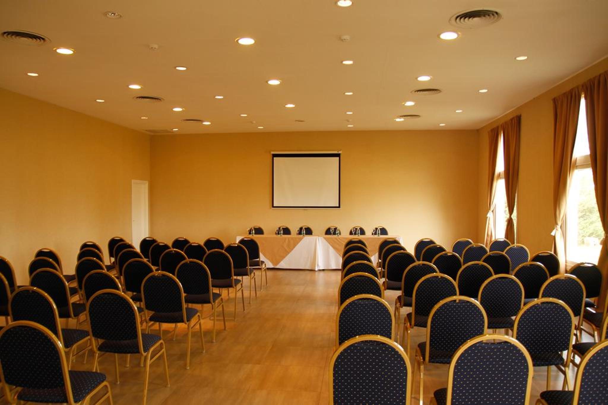 Hotel Howard Johnson Trenque Lauquen Εξωτερικό φωτογραφία