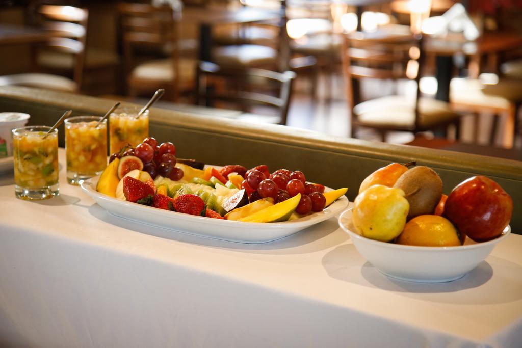 Hotel Howard Johnson Trenque Lauquen Εξωτερικό φωτογραφία